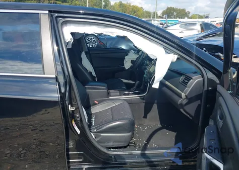 2015 Toyota Camry Se из США, поврежденный, VIN 4T1BF1FK9FU880523